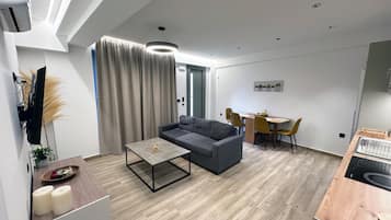 Antonia Retreat | One Bedroom Apartment | Living area