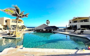 2 outdoor pools