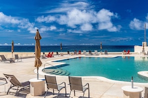 2 outdoor pools