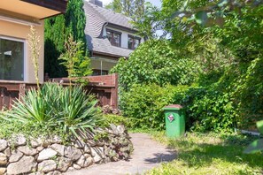 Property grounds - Beautiful Room in Shared Villa | Garden & Parking (Vienna)