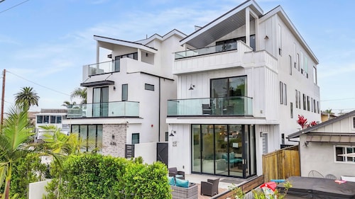 @ Marbella Lane - Luxi 4BR Haven w/ Skyscape Views