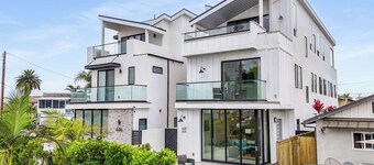 @ Marbella Lane - Luxi 4BR Haven w/ Skyscape Views