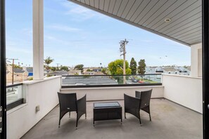Luxury-Haus, Stadtblick (4 Bedrooms) | Blick vom Balkon