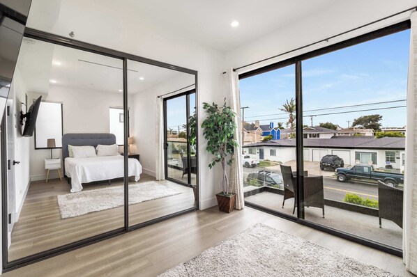 4 bedrooms, laptop workspace, iron/ironing board, free WiFi