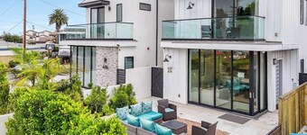 @ Marbella Lane - Luxe 4BR Haven w/ Skyscape Views