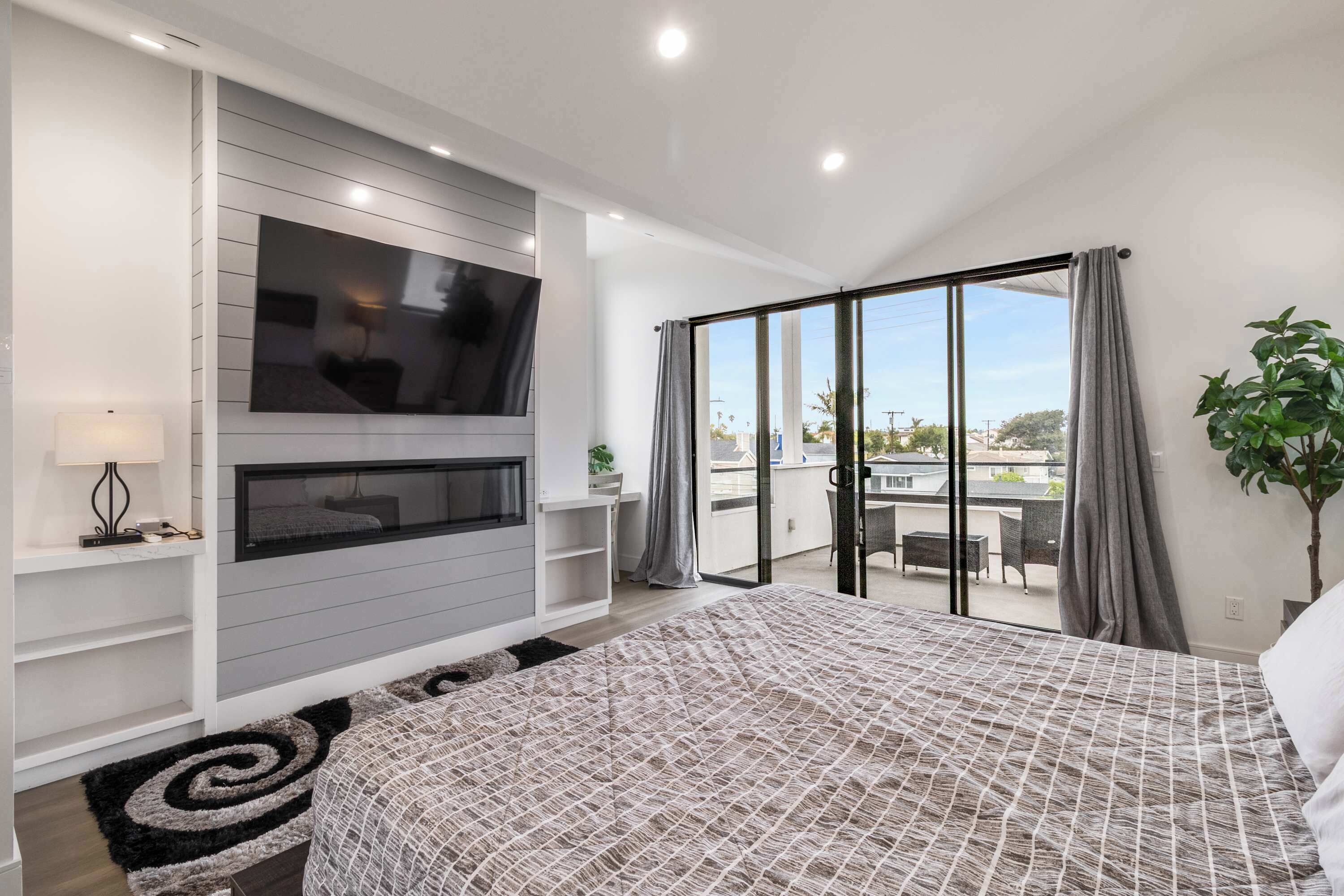 4 bedrooms, individually decorated, individually furnished