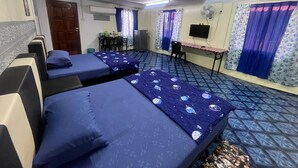 Premium Suite room | โต๊ะทำงาน, Wi-Fi ฟรี, ผ้าปูที่นอน