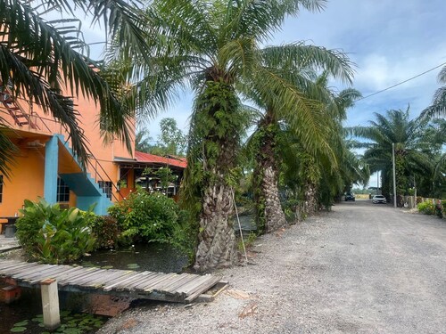 Capital O 91206 Homestay Pelangi Ban