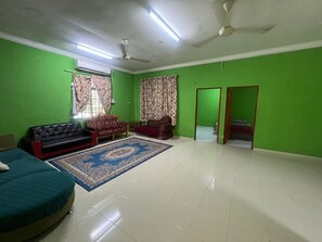 Four-Bedroom | AccĂšs au Wi-Fi (inclus), literie fournie