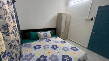 Three-Bedroom | Free WiFi, bed sheets