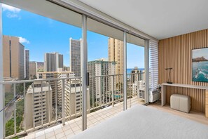 Apartment, Ocean View, Beachside (1 Bedroom) | City view
