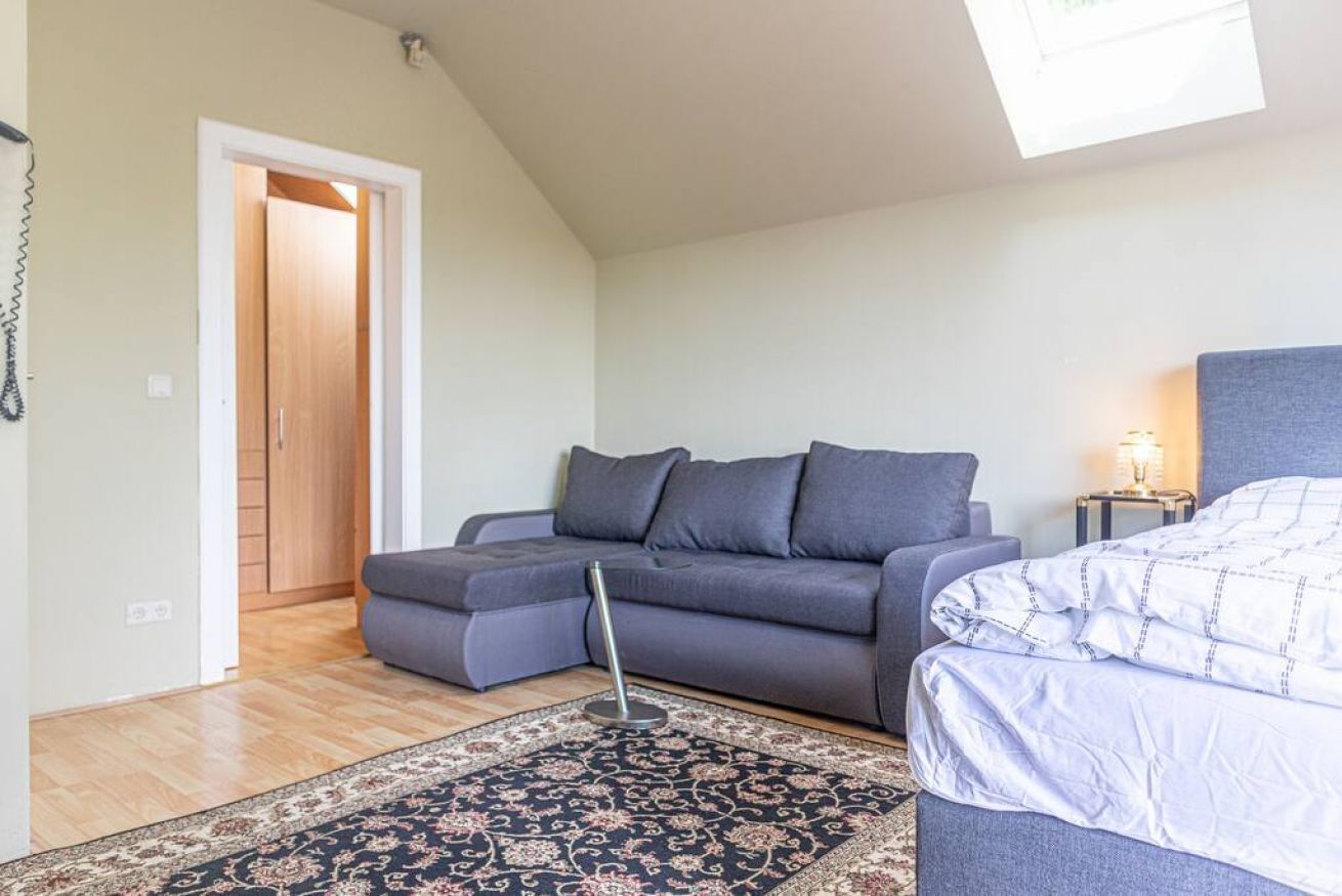 Interni