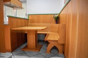 Dining - Comfy Room in Shared Villa w/ Free Parking (Vienna)