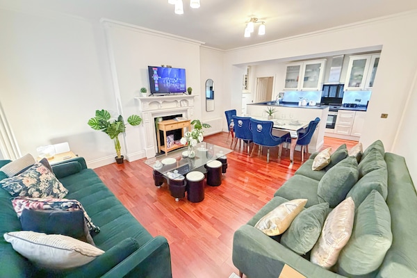 Modern open-plan living area in Marylebone near Baker Street, Mayfair, Oxford St