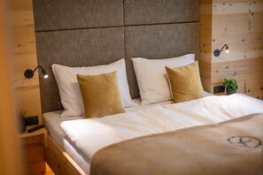 2 bedrooms, in-room safe, iron/ironing board, WiFi