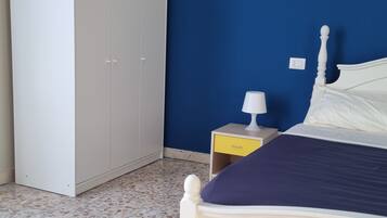 4 dormitorios, tabla de planchar con plancha, Internet y ropa de cama