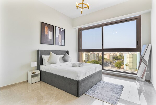 3 bedrooms, in-room safe, iron/ironing board, free WiFi