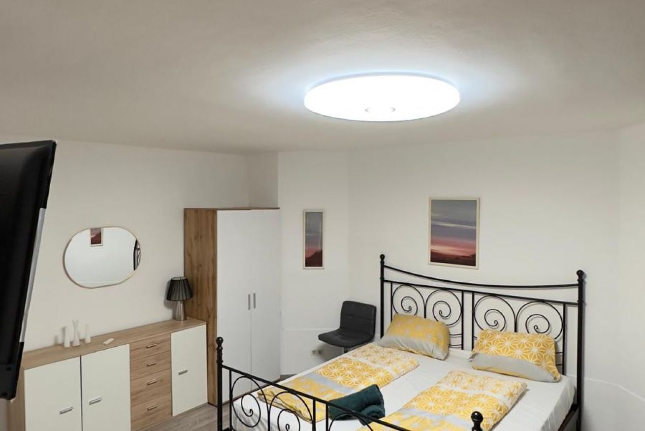 Bügeleisen/Bügelbrett, WLAN, Bettwäsche