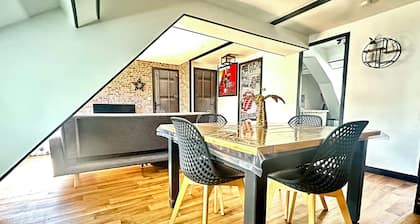 The industrial apartment on the banks of the Loire