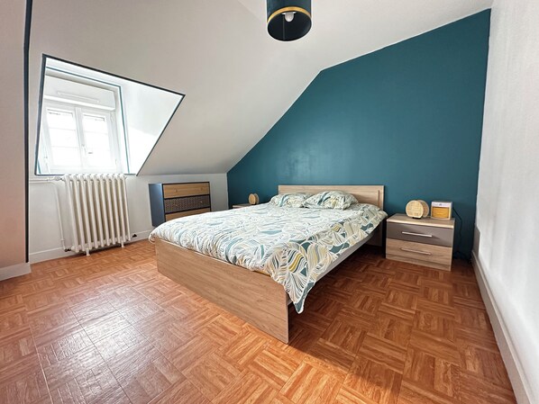 2 dormitorios, cuna de viaje, wifi gratis y ropa de cama