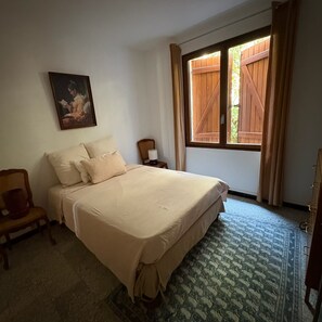 3 soverom, strykejern/-brett, wi-fi og sengetøy