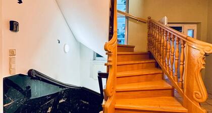 Charming Villa Stay | Garden & Parking Included