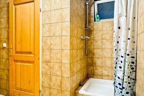 تجهيزات دش، مجففات شعر، مناشف، صابون