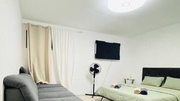 Bügeleisen/Bügelbrett, WLAN, Bettwäsche
