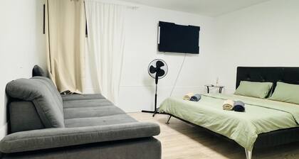Charming Villa Stay | Garden & Parking Included