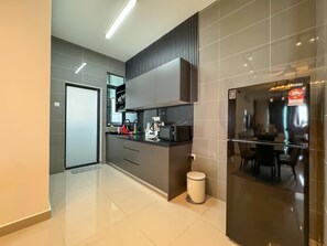 Microones i placa de cuina