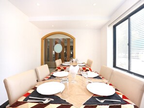 House | Tempat makan