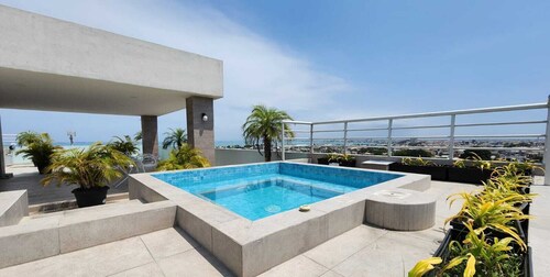 Book your getaway to the beach, SALINAS BEACH!