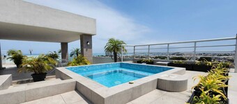 Book your getaway to the beach, SALINAS BEACH!