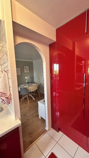 Dining - Cozy Apartment near Victoria Line – 30 min to Central London (London)