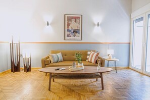 TV, offices - Acropolis Luxury retreat (Athens)