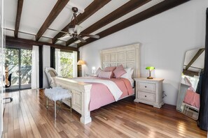 3 dormitorios, tabla de planchar con plancha, wifi gratis y ropa de cama