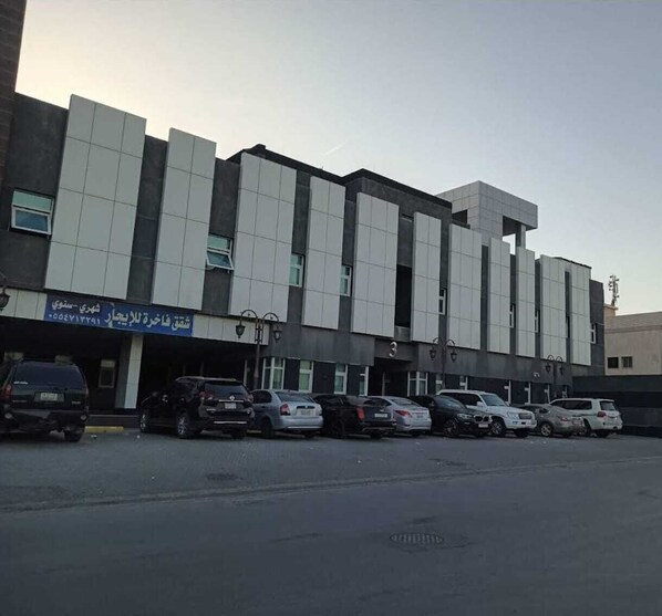 واجهة المنشأة