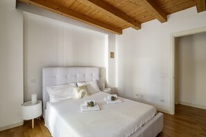 2 Schlafzimmer, Bügeleisen/Bügelbrett