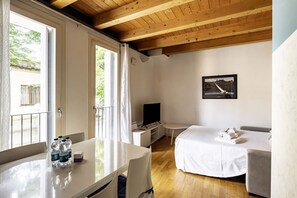 2 bedrooms, iron/ironing board