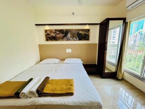 1 bedroom, internet, bed sheets