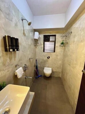 Bathroom - La Alba 1 BHK Serviced Apartment (Mumbai)
