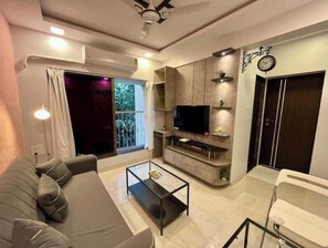 Living area - La Alba 1 BHK Serviced Apartment (Mumbai)