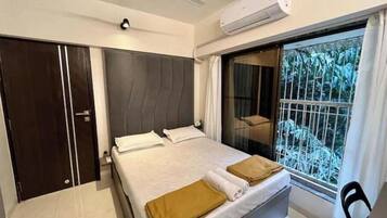 1 bedroom, internet, bed sheets