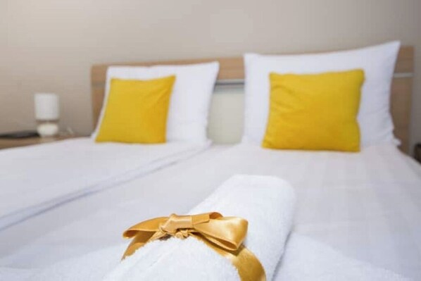 1 habitación, tabla de planchar con plancha, wifi y ropa de cama