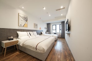 Kahden hengen comfort-huone (kaksi sänkyä) | Työpöytä, ilmainen Wi-Fi, vuodevaatteet