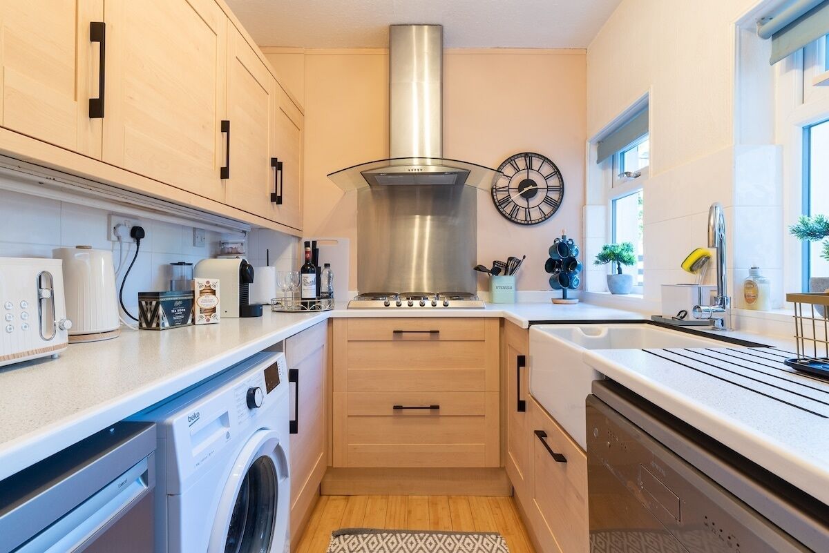 Réfrigérateur, micro-ondes, four, lave-vaisselle