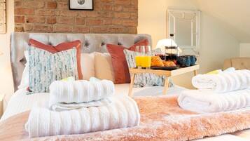 3 bedrooms, iron/ironing board, Internet, bed sheets