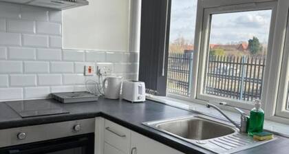 Train Station Aparthotel - Free Wifi, Free Parking One-Bedroom Apartment