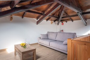 2 bedrooms, bed sheets