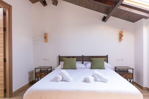 2 bedrooms, bed sheets